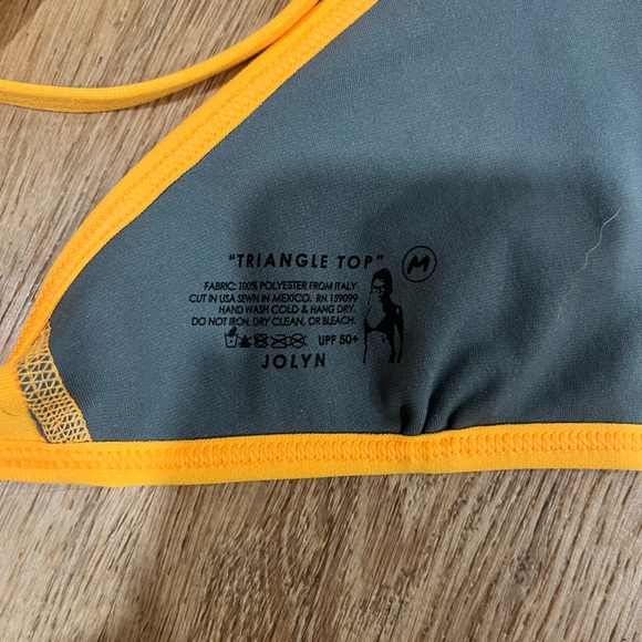 Jolyn triangle top - Picture 4 of 4